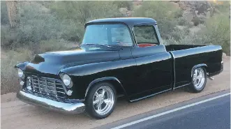  ?? BOB SPRAGG/DRIVING ?? Bob Spragg didn’t modify the body of this 1955 Chevrolet Cameo too much.