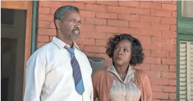  ?? DAVID LEE ?? Denzel Washington and Viola Davis star in “Fences.”