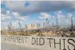  ?? Foto: Hussein Malla/ap ?? ”Min regering gjorde det här” står det på en mur i Beirut.