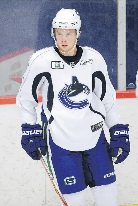  ?? NICK PROCAYLO/PNG ?? Swedish teen Jonathan Dahlen, above, and his buddy Elias Pettersson look a little like the second coming of the Sedins at the Canucks’ developmen­t camp, writes Jason Botchford.