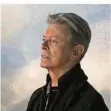  ??  ?? David Bowie 2016 auf einem Pressefoto zu seinem letzen Album „Blackstar“.
FOTO: ISO/COLUMBIA