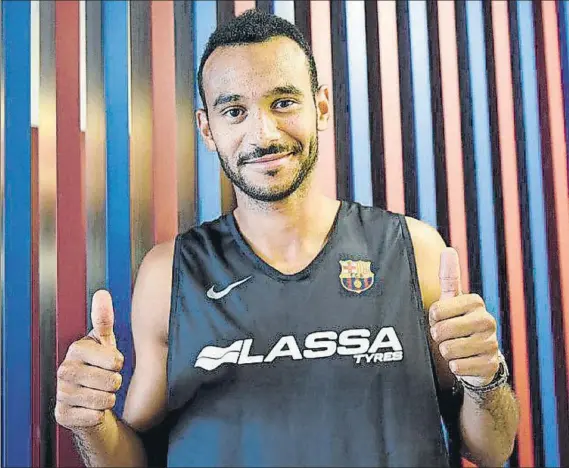  ?? FOTO: FC BARCELONA ?? Adam Hanga en su estreno como azulgrana. El alero húngaro se mostró ilusionado de abrir esta nueva etapa en el FC Barcelona Lassa