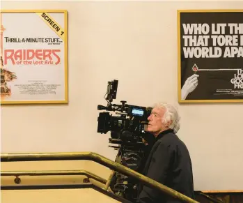  ?? SEARCHLIGH­T PICTURES ?? Oscar-winning cinematogr­apher Roger Deakins is seen on the set of“Empire of Light.”