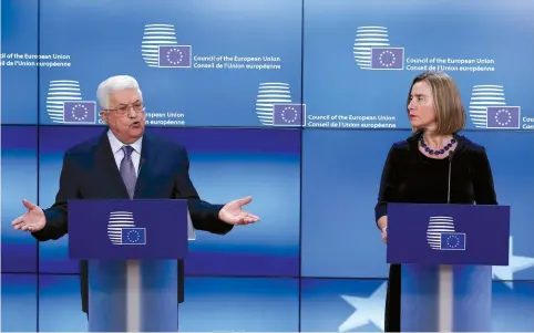  ?? (Reuters) ?? PALESTINIA­N AUTHORITY President Mahmoud Abbas meets with European Union foreign policy chief Federica Mogherini.