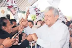  ??  ?? En su último día de gira por Veracruz, Andrés Manuel López Obrador, líder de Morena, dijo que en ese partido no se rechaza a nadie que busque sumarse.