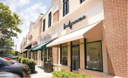  ?? STEPHEN M KATZ/STAFF ?? Allegra Staicer, the owner of Beauty Bungalows salon suites in Virginia Beach’s Redmill Commons, is hopeful the city will change a zoning ordinance that prevents her from offering permanent makeup.