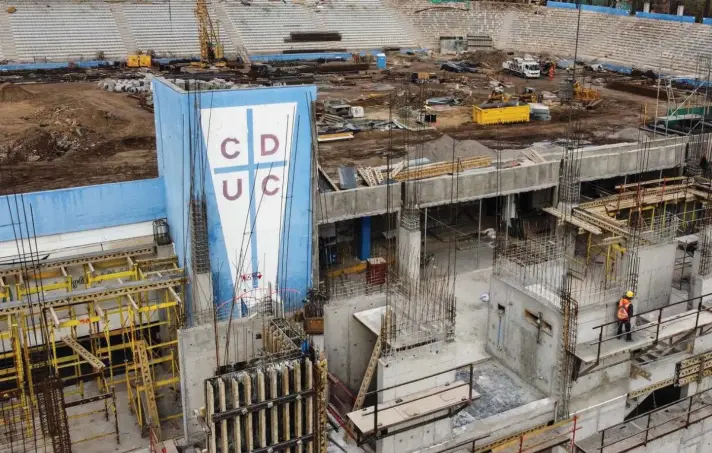  ?? ?? ► La fanaticada de Universida­d Católica deberá seguir esperando para poder ver al elenco cruzado pisar el césped del remodelado Estadio San Carlos de Apoquindo.