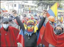  ?? ?? Ayer, en la capital, apareció un héroe ecuatorian­o. Se trata del Diablo Huma, que llegó desde una comunidad rural de Riobamba.