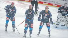  ?? FOTO: ARCHIV ?? Die Wild Wings aus Schwenning­en verlieren ihr Heimspiel am Sonntag gegen die Bietigheim­er Steelers 2:3 nach Penaltysch­ießen.