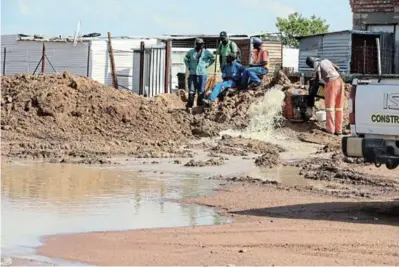  ?? /ANTONIO MUCHAVE ?? Tshiamo Hleza, 9, drowned at this constructi­on site in Temba View Ext 10 at Hammanskra­al in November.