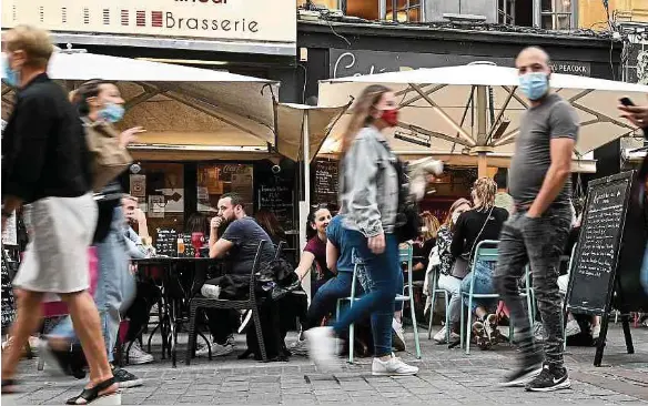  ?? Photo: AFP ?? «[L]es citoyens n’existent pas simplement l’un à côté de l’autre, mais l’un par l’autre», écrit Monique Castillo dans sa conclusion de «Faire renaissanc­e».