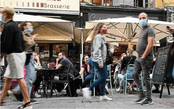  ?? Photo: AFP ?? «[L]es citoyens n’existent pas simplement l’un à côté de l’autre, mais l’un par l’autre», écrit Monique Castillo dans sa conclusion de «Faire renaissanc­e».