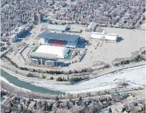  ?? WAYNE CUDDINGTON, OTTAWA CITIZEN ?? Before its revitaliza­tion, Lansdowne Park was less of a park than a vast parking lot.