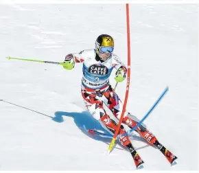  ??  ?? Voll im Training: Hirscher sammelt in Schweden möglichst viele Slalom-Tore