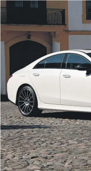  ??  ?? SKINNER: Mercedes-Benz CLS er merkets mest elegante sedan. Ikke så prangende som den store S-klasse, og langt stiligere enn E-klasse.