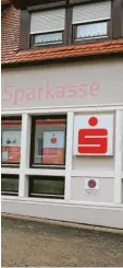  ??  ?? Die Sparkassen­filiale in Mönchsdegg­in‰ gen schließt komplett am 26. Novem‰ ber.