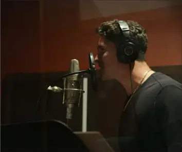 ?? Steven Brault ?? Steven Brault records vocal tracks this winter for “A Pitch of Broadway.”