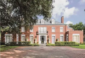  ?? Paul Hester/hester + Hardaway ?? One of the grandest homes designed by architect Birdsall P. Briscoe, who learned from and worked with architects in San Antonio, was for oilman J. Curtis Mckallip Jr., and his wife, Carrie. The Houston home is now on the market for $13.5 million.