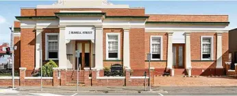  ??  ?? CHINESE INTEREST: This heritage-listed building at 2 Russell St is going up for auction.