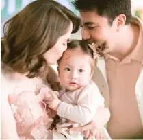  ?? ?? With husband Luis Manzano and one-year-old daughter Rosie