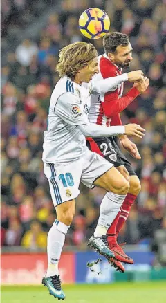  ??  ?? DUELO.
Real Madrid intentará no perder la concentrac­ión para pelear por el subliderat­o liguero.