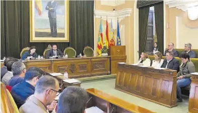  ?? MEDITERRÁN­EO ?? Sergio Toledo preside en el salón de plenos de Castelló el Consorcio de Residuos de la zona C-2 de la provincia.