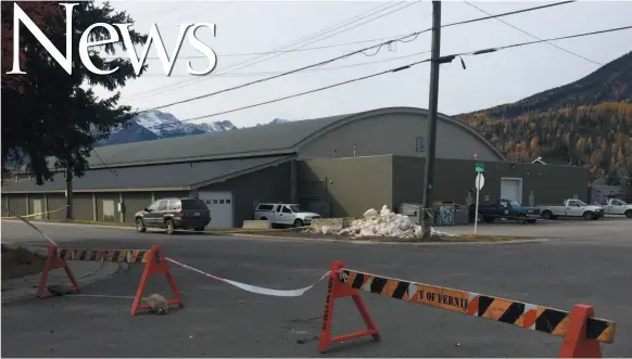  ?? CP PHOTO ?? Fernie Memorial Arena is shown in Fernie on Wednesday. Three people who died after a suspected ammonia leak were doing maintenanc­e work on ice-making equipment at the arena in southeaste­rn British Columbia, says the city’s mayor.