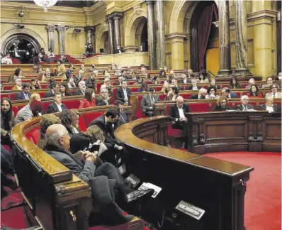  ?? Bernat Vilaró / ACN ?? El hemiciclo del Parlament, durante la sesión de ayer.