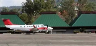  ?? Photo by Milo Brioso ?? IDLE. In this Sun.Star Baguio file photo, a twin engine private plane sits idle at the Loakan Airport. Baguio officials remain optimistic the lone airport in the Cordillera region will get its much needed rehabilita­tion.