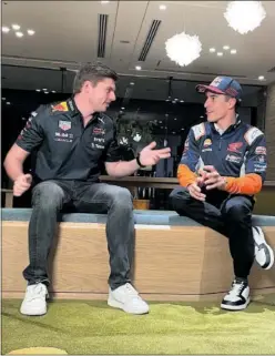  ?? ?? Max Verstappen y Marc Márquez, en un momento de su charla.