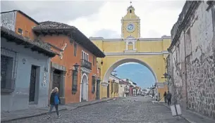  ?? JOHAN ORDONEZ AGENCE FRANCE PRESSE ?? Some parts of the city of Antigua has changed over the years, but it’s still a gorgeous getaway.