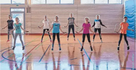  ?? FOTO: DANIELA BITTNER ?? Die Mädchen des FC Röhlingen mit Feuereifer beim Training.