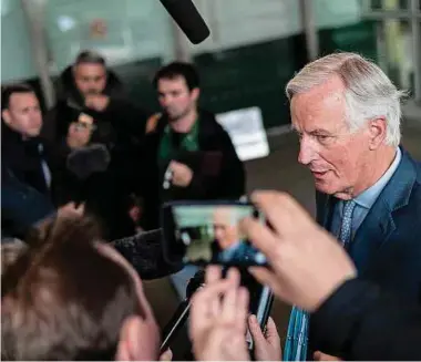  ?? Photo: AFP ?? Le négociateu­r en chef européen Michel Barnier a annoncé qu'après les nouveaux progrès sur le Brexit, les discussion­s allaient entrer dans une nouvelle phase.