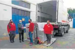  ?? D.A. ?? Entrega de una nueva remesa de mascarilla­s por parte del Gobierno.