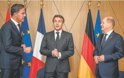  ?? // EP ?? Mark Rutt (Países Bajos), Macron (Francia) y Scholz (Alemania), ayer en Tirana durante la cumbre