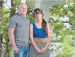  ?? GARY YOKOYAMA THE HAMILTON SPECTATOR ?? Melissa and Carl Tadeson at their Smithville home. Their son Lane went to school one day as a bright, articulate, active child and hours later was suffering from severe psychosis.