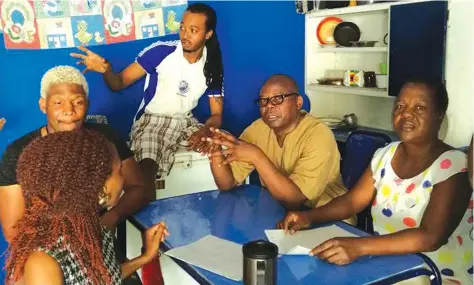  ??  ?? Conrad Mwanawashe (second from right) and some of Wenera cast