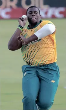  ?? Backpagepi­x ?? SISANDA Magala bowls during the 2021 T20 match against Pakistan at the Centurion. | SAMUEL SHIVAMBU