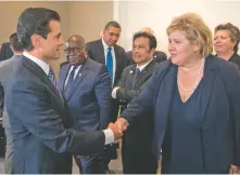 ??  ?? El presidente Enrique Peña Nieto, y la ministra Noruega, Erna Solberg, durante el Panel de Alto Nivel para Construir una Economía Oceánica Sostenible.