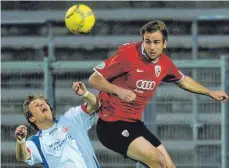  ??  ?? Karrierehi­ghlight 2. Bundesliga: Steffen Wohlfarth (rechts) im Trikot des FC Ingolstadt.