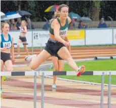  ?? ?? Whanganui High School’s Maggie Jones was a star performer at the NZ Secondary Schools Championsh­ips.