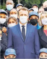  ??  ?? Sin riesgo. El presidente Emmanuel Macron dice que las medidas están pensadas para favorecer a las mayorías.