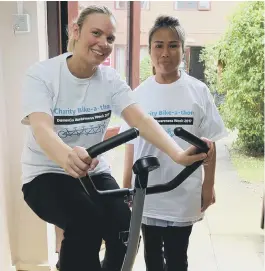  ??  ?? Rachael Longworth, left, and Michelle Bosworth from Washington Lodge Nursing Home raise money for a local dementia group.