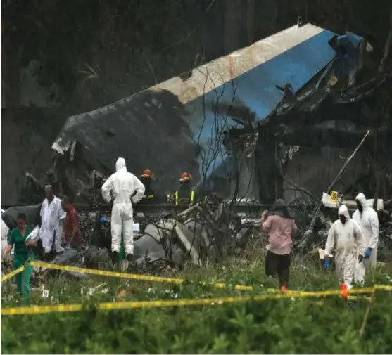  ?? FOTO: RAMON ESPINOSA / AP, NTB SCANPIX ?? 102 passasjere­r og en besetning på seks omkom i flystyrten på Cuba fredag. Tre overlevend­e behandles for alvorlige skader.