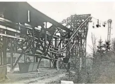  ?? REPRO: JAHRBUCHRE­DAKTION ?? „Spannstati­on“– historisch­es Foto der nicht mehr existieren­den Haldendrah­tseilbahn in Kirschheck.
