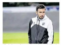  ?? (© Sébastien Moinet) ?? Julien Fradet et ses hommes préparent deux matchs à la maison, face à Vertou samedi, puis à Angers.