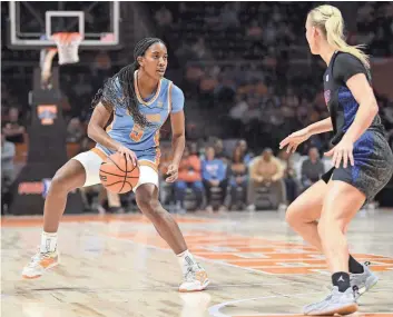  ?? HANNAH MATTIX/ NEWS SENTINEL ?? Tennessee guard Kaiya Wynn (5) looks to pass against Florida on Jan. 11. Against Mississipp­i State on Thursday, Wynn had 13 points, five rebounds and three steals to help spark a comeback against the Bulldogs.