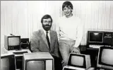  ??  ?? Die Microsoft-Gründer Bill Gates (r.) und Paul Allen im Jahr . Foto: DB Microsoft