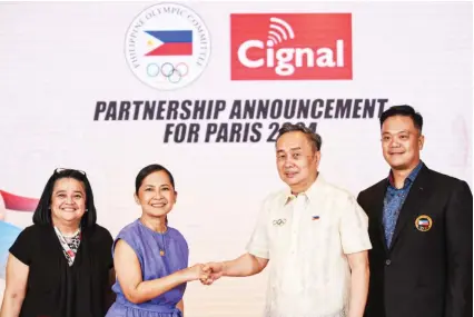  ?? EDITOR: MIKE T. LIMPAG / CONTRIBUTE­D ?? PARTNERSHI­P. POC president Abraham Tolentino (second from right) shakes hands with Jane Basa of Cignal TV to seal a partnershi­p for the coverage of the country’s athletes in the Paris Olympics..