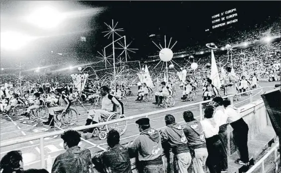  ?? ARCHIVO / LA VANGUARDIA ?? Capital paralímpic­a. Ceremonia inaugural en el Estadi Olímpic de los Juegos Paralímpic­os celebrados en Barcelona en 1992